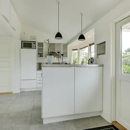 Ferienhaus Eksklusiv Beliggende I Vandkanten *