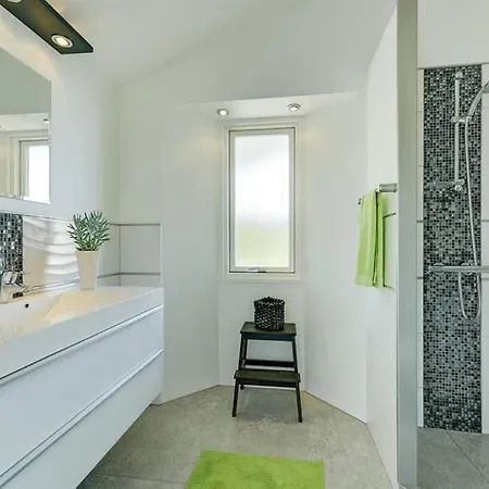 Eksklusiv Beliggende I Vandkanten