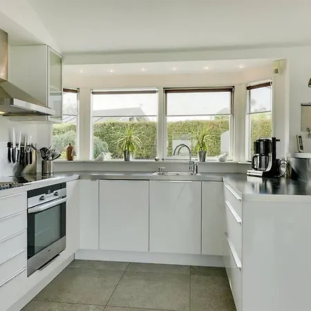 Eksklusiv Beliggende I Vandkanten *